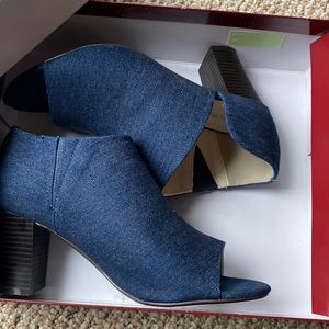 Hush Puppies Women's Rette Denim Size 8 Open Toe Block Heel Shoe